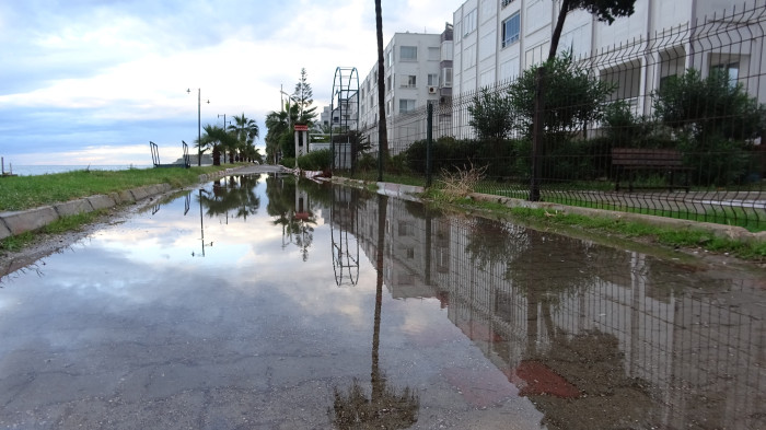 Mersin'de sağanak yağış sabaha kadar etkili oldu